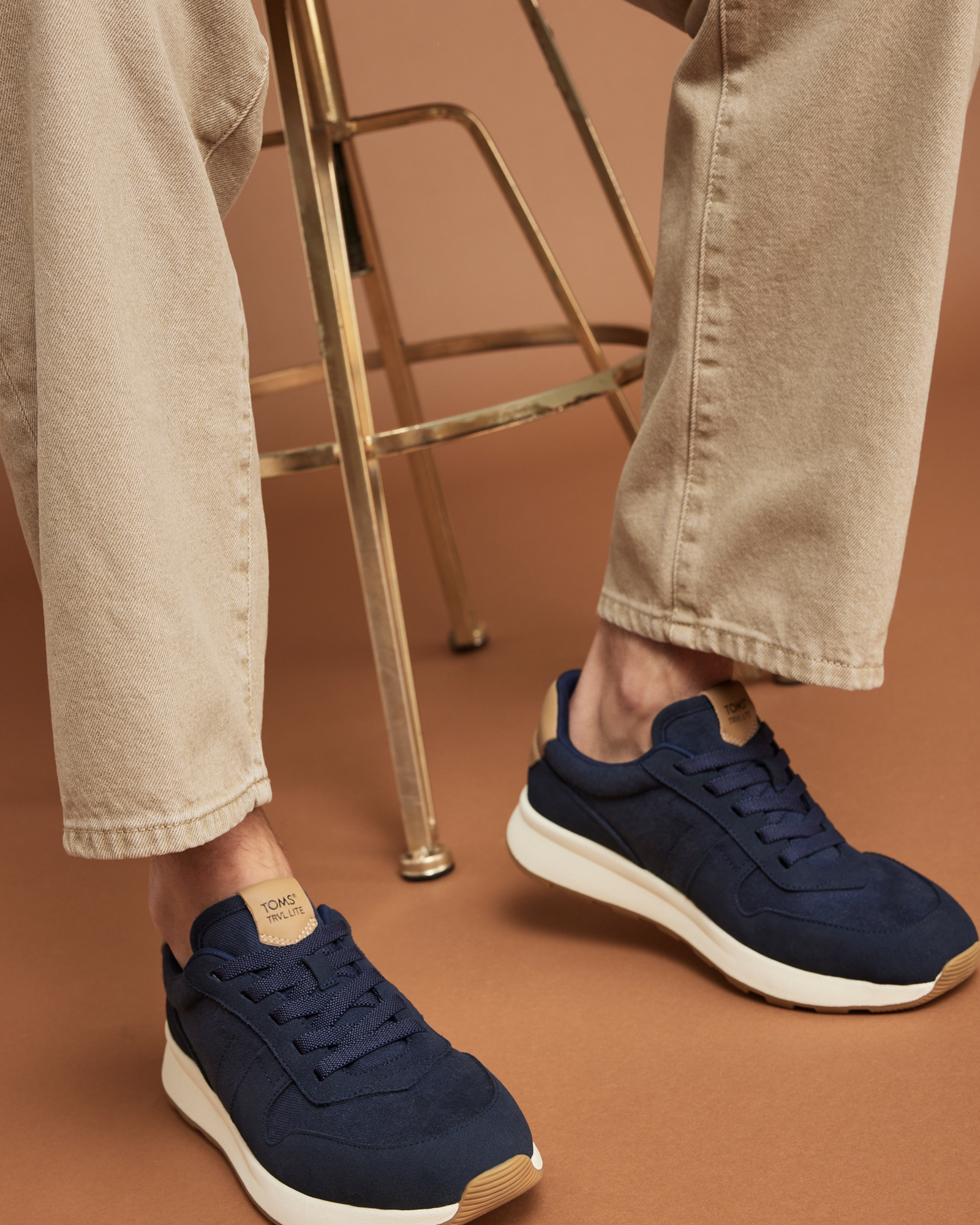 Men's TRVL Lite Retro Sneaker - Navy - Image 2